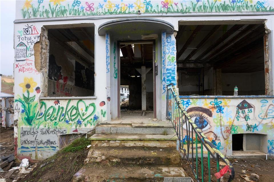 Blumen als Zeichen der Hoffnung.Thomas Frey/dpa