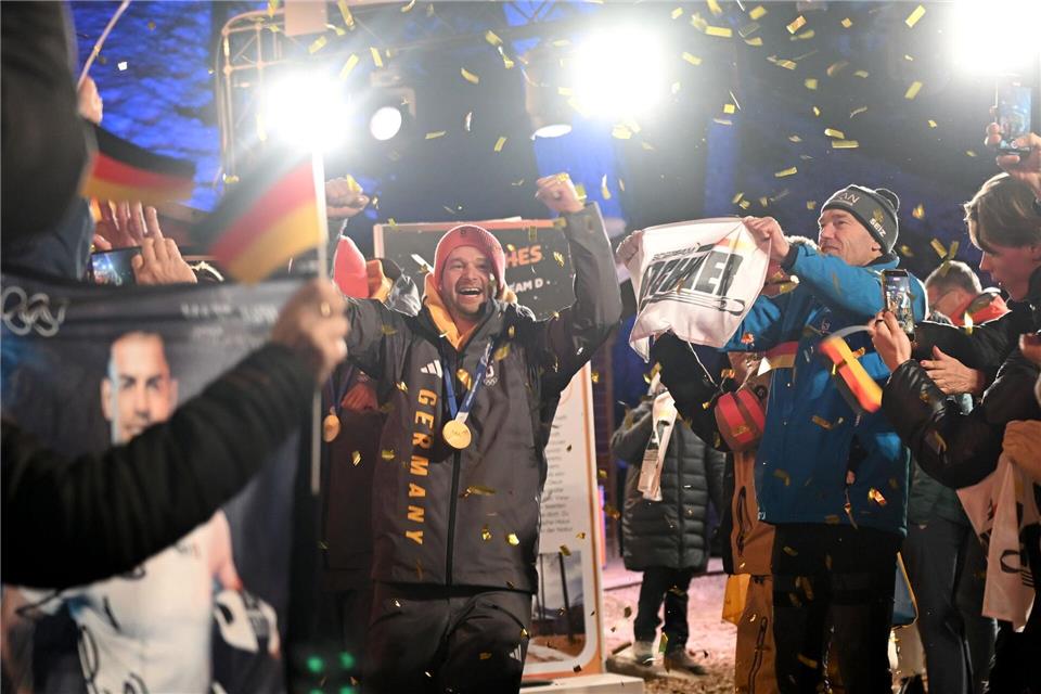 Bob-Pilot Johannes Lochner gelang bei seinen letzten Olympischen Spielen der Olympiasieg.Robert Michael/dpa