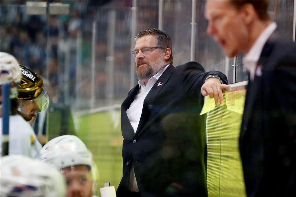 Bohuslav Subr (M) übernimmt die Trainerposition bei den Dresdner Eislöwen. (Archivbild)Thomas Heide/dpa