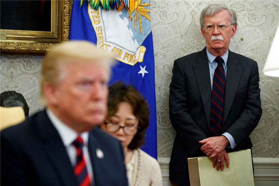Prominenter Trump-Kritiker John Bolton angeklagt Bolton veröffentlichte 2020 ein Enthüllungsbuch, in dem er ein vernichtendes Bild von Trump zeichnete. (Archivbild)Evan Vucci/AP/dpa