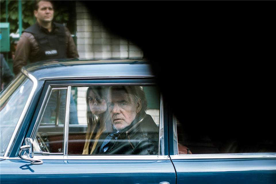 Borchert und seine Chefin Dominique Kuster blicken dem „Zürich-Killer“ in die Augen.ARD Degeto Film/Graf Film/Roland Suso Richter/dpa