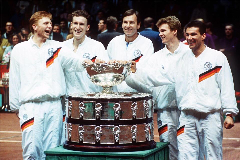 Boris Becker (l) beim Davis-Cup-Triumph 1988.Rüdiger Schrader/dpa