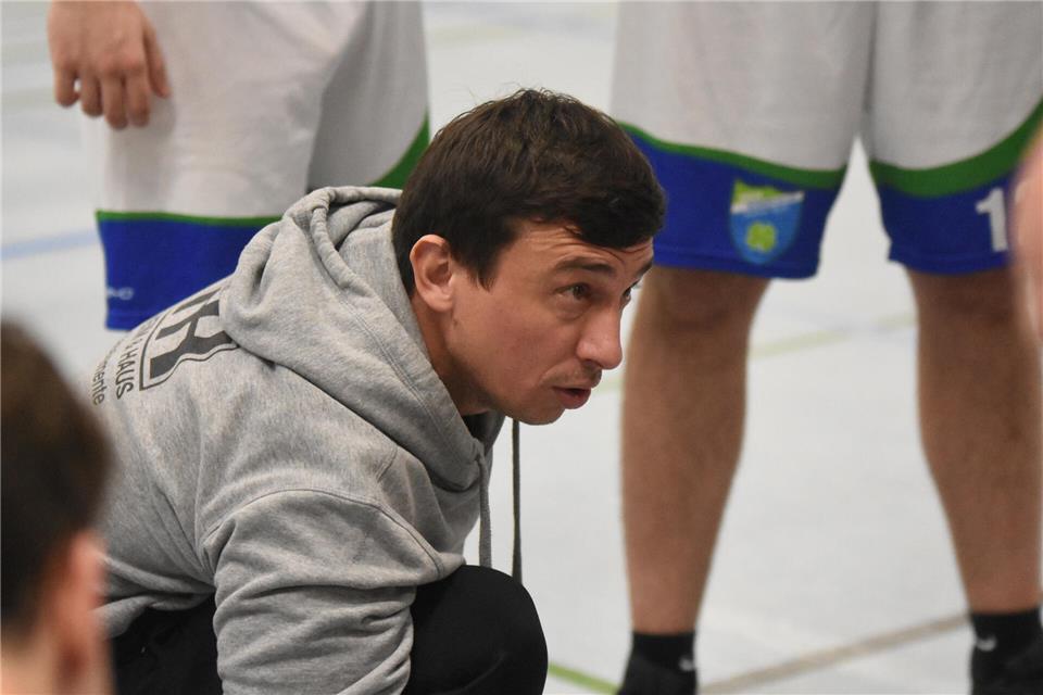 Borkens Oberliga-Trainer Haris Dzaferagic war in Soest nicht nur am Spielfeldrand gefordert, sondern auch auf dem Feld. Denn personell drückte dem RSV arg der Schuh.