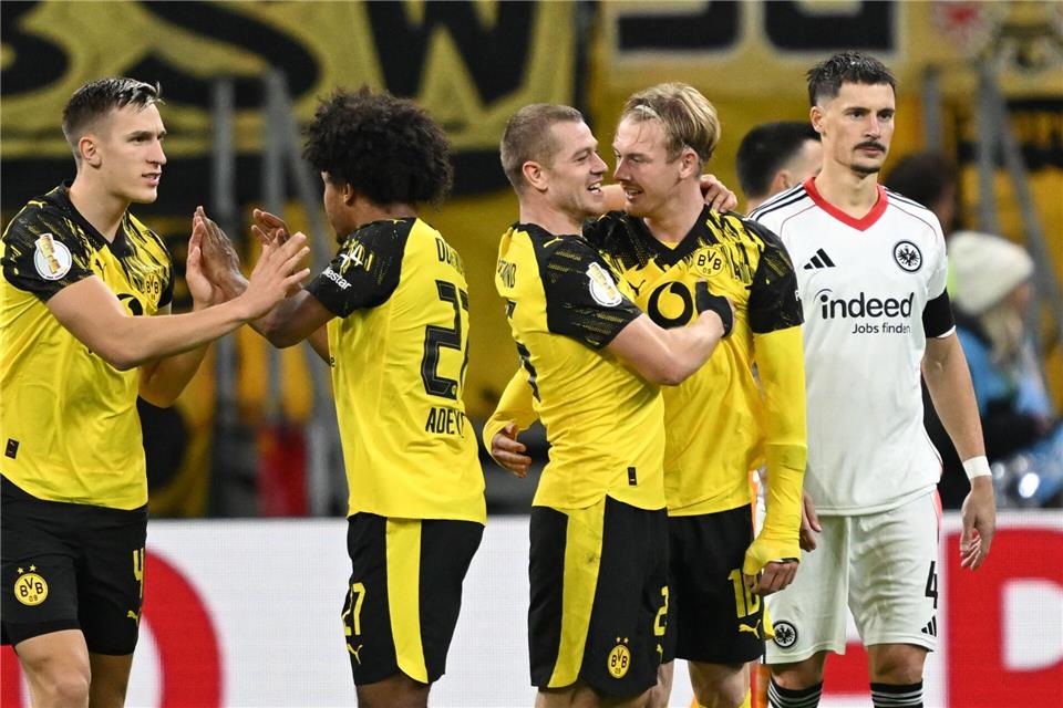 Elfmeterkrimi: BVB besiegelt frühes Pokal-Aus für Frankfurt  Borussia Dortmund durfte in Frankfurt nach der Pause jubeln.Arne Dedert/dpa