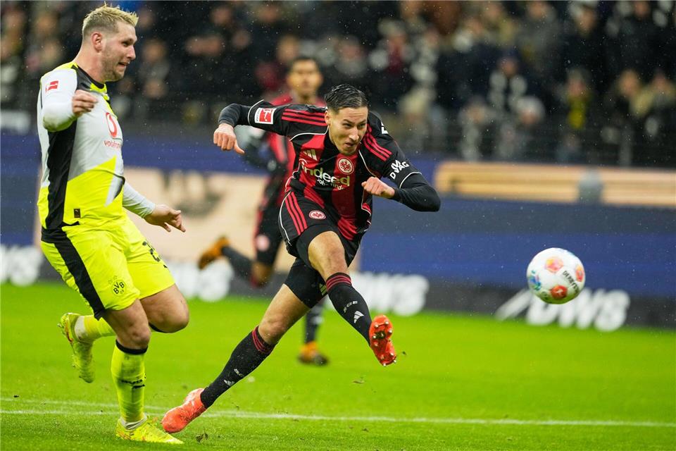 Borussia Dortmund und Eintracht Frankfurt eröffnen den 33. Spieltag. (Archivbild)Michael Probst/AP/dpa