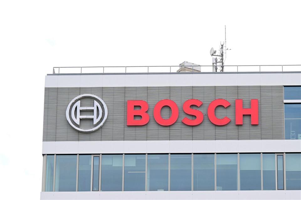 Bosch investiert in neue Geschäftsfelder. (Archivbild)Bernd Weißbrod/dpa