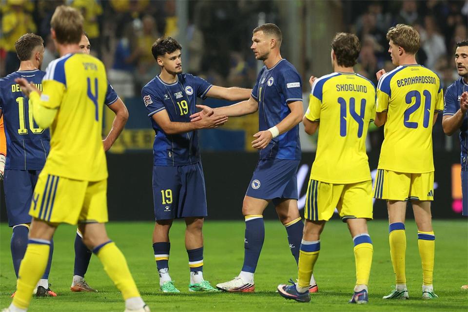 Bosniens Kapitän Edin Dzeko hat seine Nationalmannschaftskarriere beendet.Armin Durgut/AP/dpa