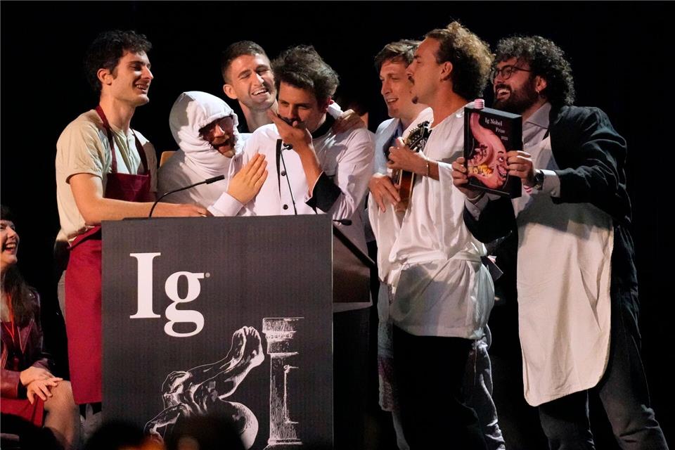 Boston: Ig-Nobelpreis für Ernährung geht an Forscherteam für Pizza-Studie mit EidechsenRobert F. Bukaty/AP/dpa