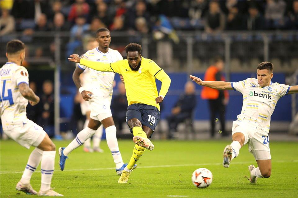 Boulaye Dia trifft zum 1:0 für Lazio Rom gegen Dynamo Kiew im Volksparkstadion.Claus Bergmann/dpa