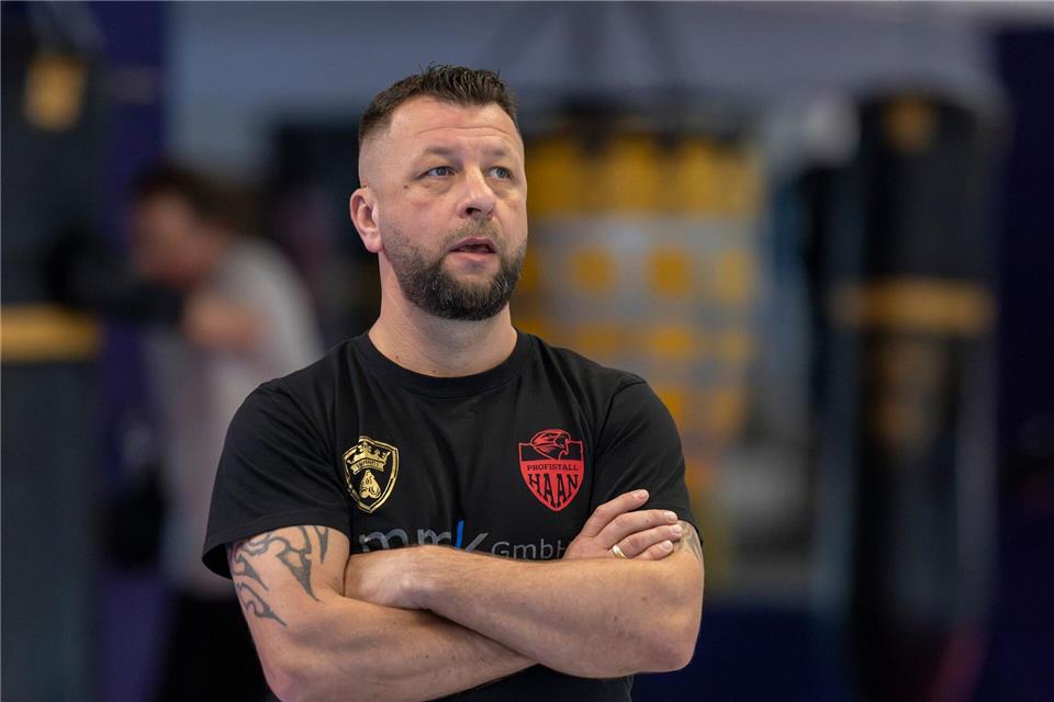 Box-Trainer Alexander Haan betreute Tina Rupprecht von Anfang an.Peter Kneffel/dpa