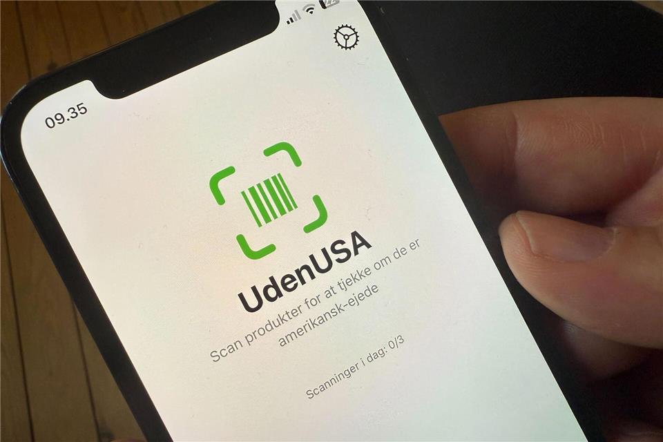 Boykott per Barcode: Eine App zeigt Dänen, welche Produkte im Supermarkt aus den USA kommen. Julia Wäschenbach/dpa