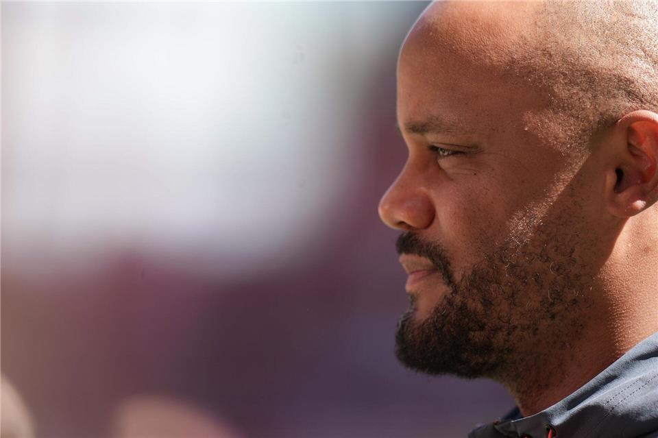 Brachte den FC Bayern in der Halbzeitpause wieder auf Kurs: Trainer Vincent Kompany.Thomas Frey/dpa