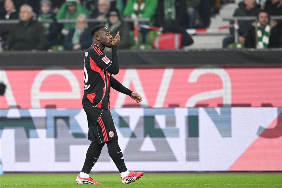 Brachte die Frankfurter mit seinem ersten Bundesliga-Treffer in Führung: Arnaud Kalimuendo--/dpa