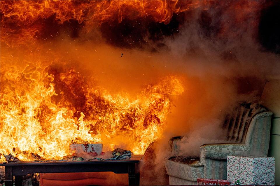 Brände in der Wohnung erfordern besonnenes Handeln: Selbstschutz hat immer höchste Priorität.Zacharie Scheurer/dpa-tmn