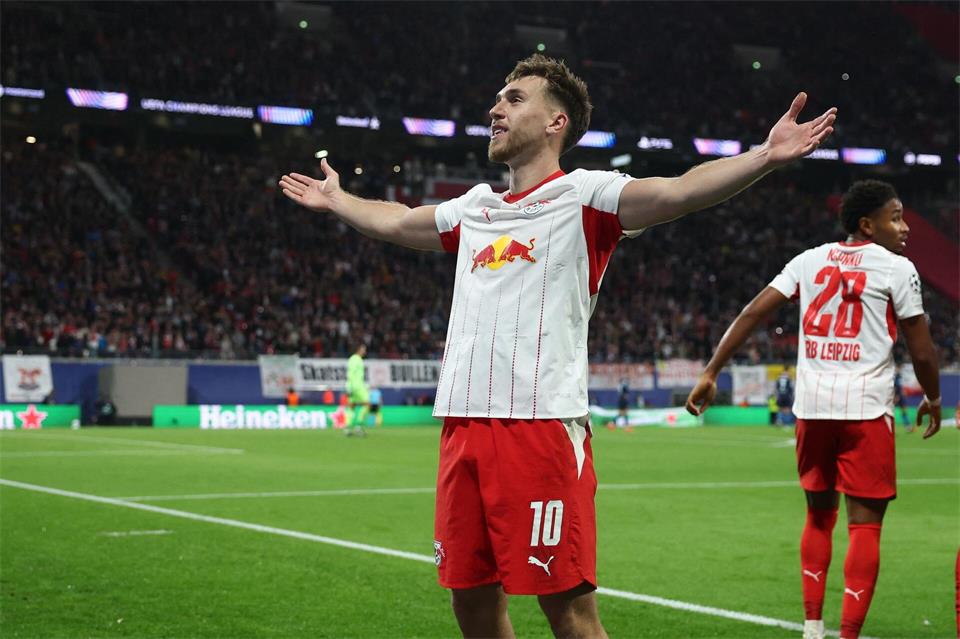 Brajan Gruda (RB Leipzig, l) jubelt nach dem Treffer zum 1:0.Jan Woitas/dpa