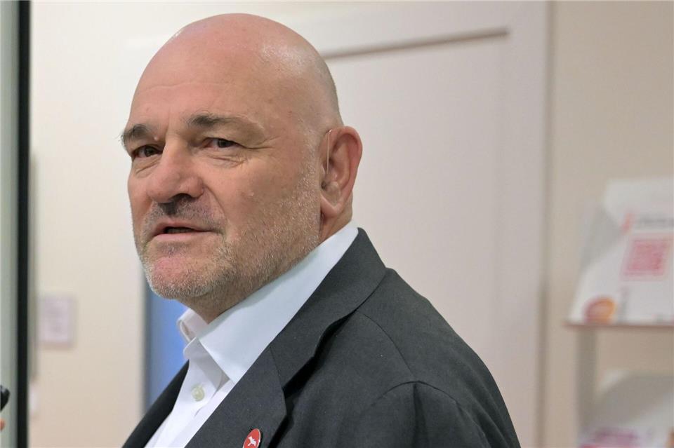 Brandenburgs BSW-Finanzminister Robert Crumbach schlägt ein Vermittlungsverfahren im Streit der Landtagsfraktion vor (Archivbild).Michael Bahlo/dpa