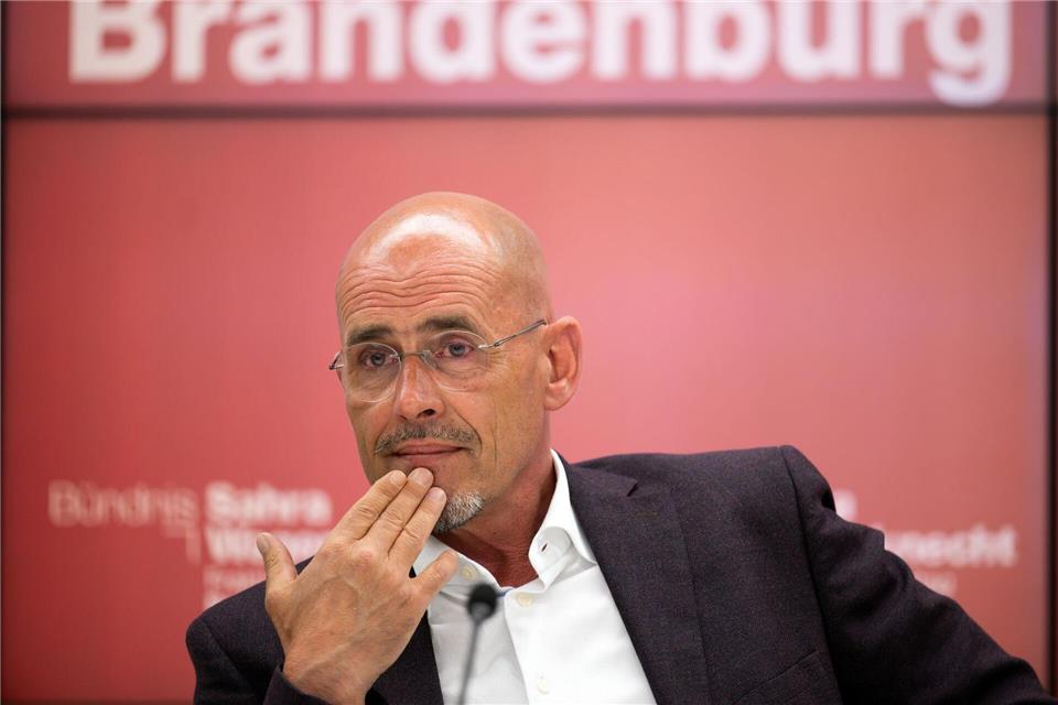 Brandenburgs BSW-Fraktionsvorsitzender Niels-Olaf Lüders äußert sich zu den gegen mehrere Medienstaatsverträge (Archivbild). Soeren Stache/dpa