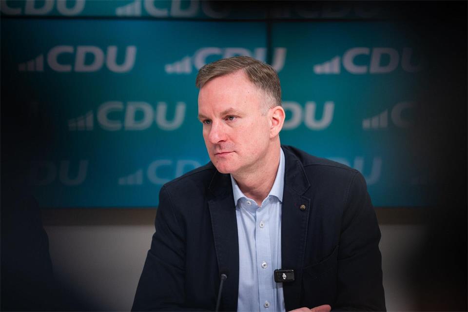 Brandenburgs CDU-Fraktionsvorsitzender Bretz reagiert verärgert auf immer neuen Streit in der Bundesregierung und will Lösungen sehen. (Archivbild)Christophe Gateau/dpa