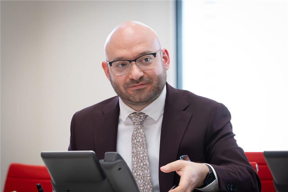 Brandenburgs Gesundheitsminister René Wilke (SPD) plant ein Spitzentreffen zum Rettungsdienst (Archivbild).Soeren Stache/dpa