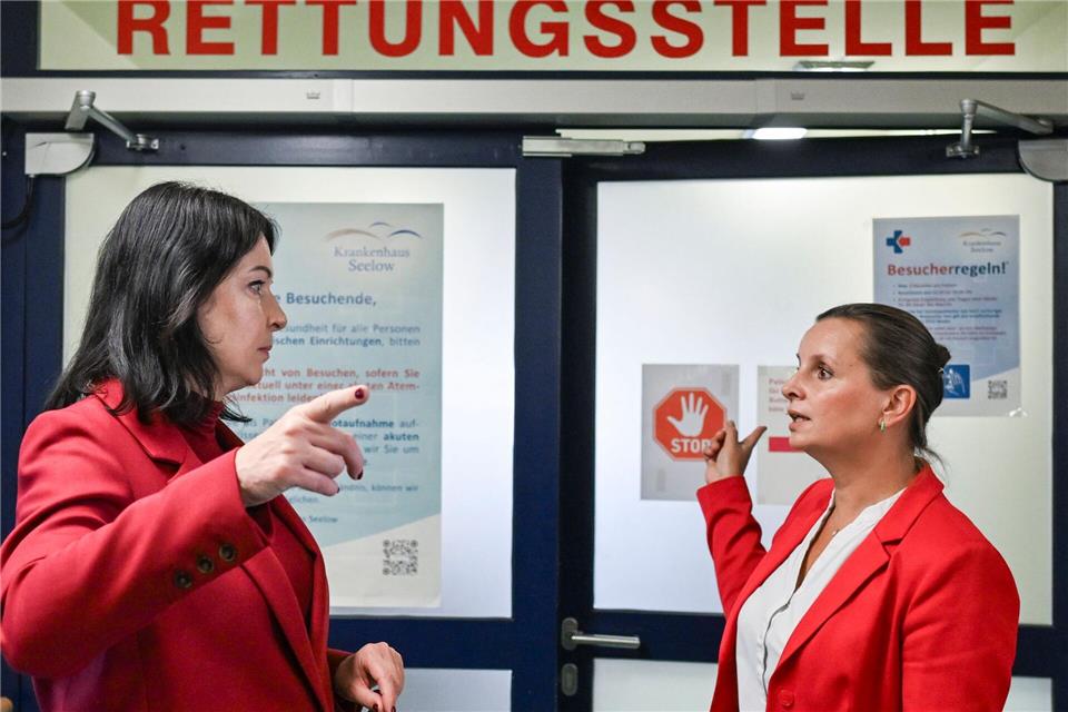 Brandenburgs Gesundheitsministerin Britta Müller (BSW) sieht eine angespannte Situation für die Krankenhäuser. (Archivbild)Jens Kalaene/dpa
