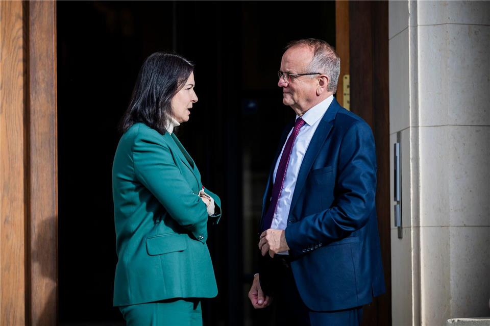 Brandenburgs Gesundheitsministerin Britta Müller und Verkehrsminister Detlef Tabbert haben das BSW verlassen (Archivbild). Christoph Soeder/dpa