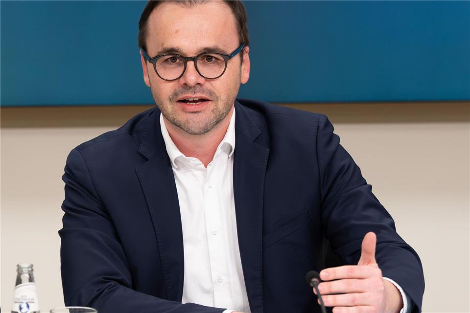 Brandenburgs Innenminister Jan Redmann zeigt sich besorgt aufgrund einer Zunahme rechter Gewalt. (Archivbild) Soeren Stache/dpa