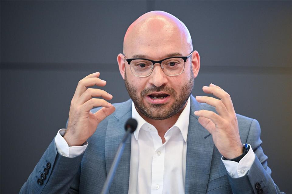 Brandenburgs Innenminister René Wilke (parteilos) ist überzeugt, dass die AfD den demokratischen Staat zerstören will.Britta Pedersen/dpa