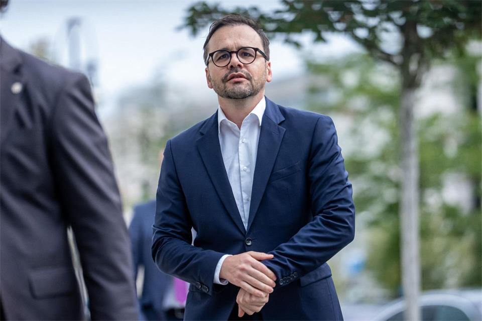 Brandenburgs Innenminister und CDU-Landeschef Jan Redmann zeigt sich besorgt wegen der Linken. (Archivbild)Michael Kappeler/dpa