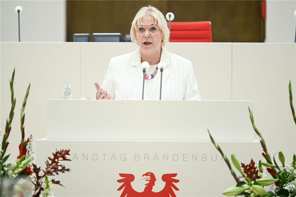 Brandenburgs Landtagspräsidentin Ulrike Liedtke wünscht sich zum Tag der Deutschen Einheit ein Miteinander auf Augenhöhe. (Archivbild)Britta Pedersen/dpa