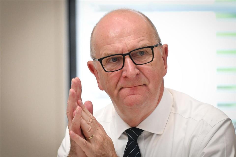 Brandenburgs Ministerpräsident Dietmar Woidke (SPD) äußert sich zu den Vorschlägen der Rentenkommission. (Archivbild)Soeren Stache/dpa