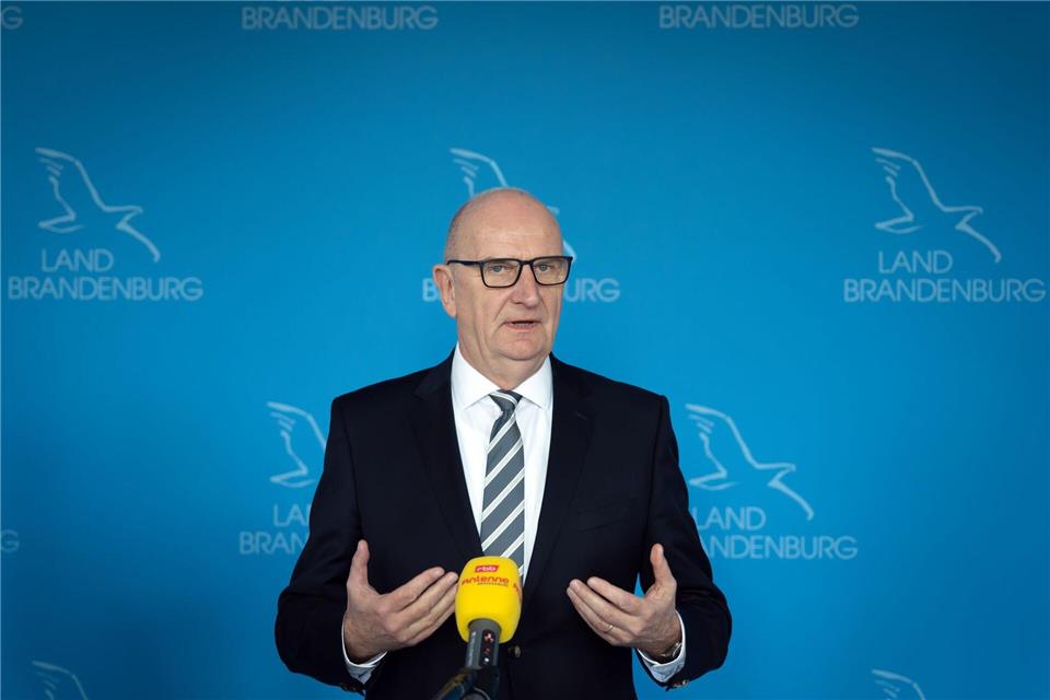 Brandenburgs Ministerpräsident Dietmar Woidke (SPD) gibt eine Regierungserklärung zur neuen Koalition von SPD und CDU ab. (Archivbild)Soeren Stache/dpa