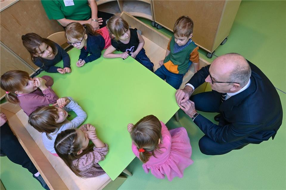 Brandenburgs Ministerpräsident Dietmar Woidke (SPD) ruft Kinder zum Mitmachen beim Wettbewerb zum Kinderfest auf. (Archivbild)Patrick Pleul/dpa/ZB