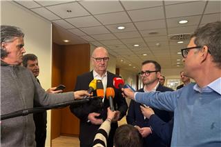 Brandenburgs Ministerpräsident Dietmar Woidke (SPD) und CDU-Landeschef Jan Redmann (rechts) beraten derzeit über eine gemeinsame Koalition.Oliver von Riegen/dpa