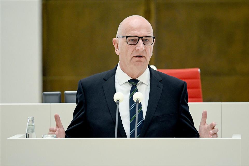 Brandenburgs Ministerpräsident Dietmar Woidke (SPD) will als SPD-Abgeordneter auch vor Ort ansprechbar bleiben (Archivbild).Britta Pedersen/dpa