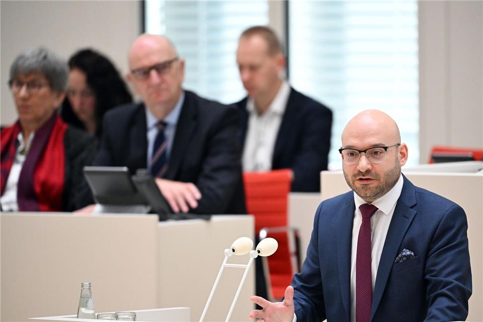 Brandenburgs SPD-Innenminister René Wilke verteidigt die Investitionen in die Bundeswehr. Soeren Stache/dpa