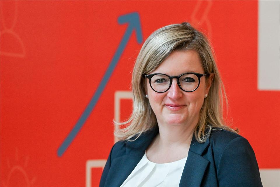 Brandenburgs Wirtschaftsministerin Martina Klement (CSU) geht auf die steigenden Spritpreise ein. (Archivbild)Jens Kalaene/dpa