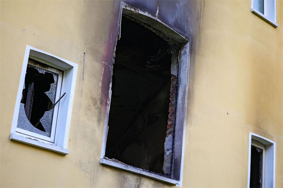 Brandhaus am Tag nach dem Feuer.Christoph Reichwein/dpa