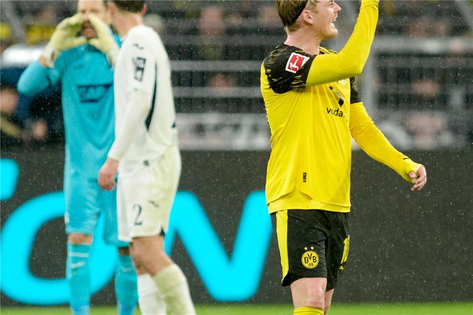 Brandt ist zufrieden mit der Lage, aber nicht mit dem Spiel seines Teams.Bernd Thissen/dpa