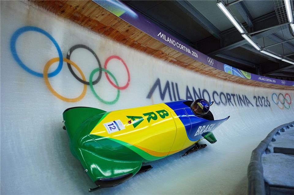 Brasiliens Bob wird von Edson Luques Bindilatt gesteuert.Michael Kappeler/dpa