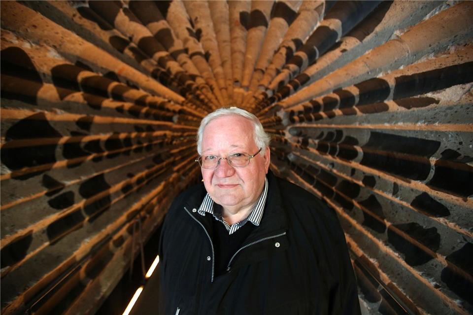 Warum die einen Halloween lieben und die anderen es hassen  Brauchtumsforscher Manfred Becker-Huberti setzt sich seit langem mit den Ursprüngen von Halloween auseinander. Oliver Berg/dpa