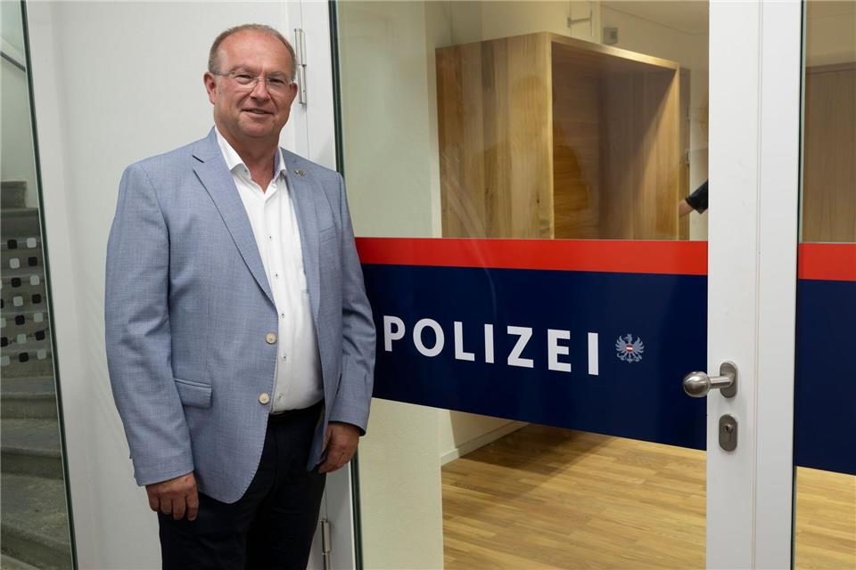 Braunaus Bürgermeister Johannes Waidbacher räumt ein, dass es eine 100-prozentige Lösung im Umgang mit dem Nazi-Erbe nicht gibt.Peter Kneffel/dpa