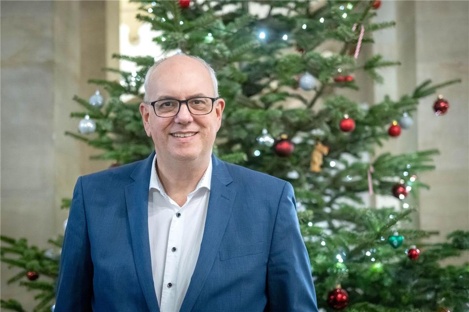 Bremens Regierungschef Andreas Bovenschulte (SPD) spricht in seiner Weihnachtsbotschaft über soziale Unterschiede. (Archivbild)Sina Schuldt/dpa