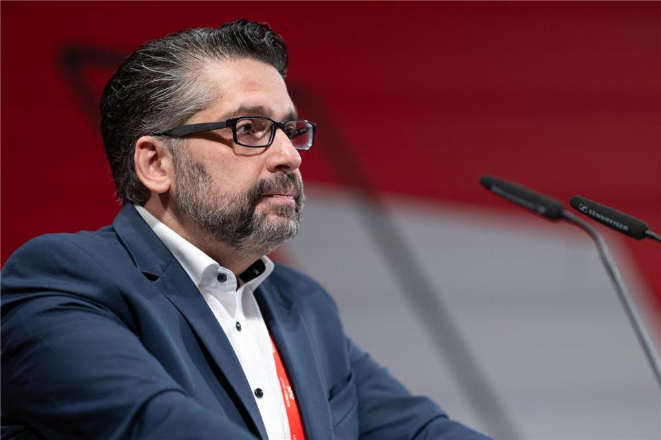 Bremens SPD-Fraktionschef Mustafa Güngör spricht sich für eine Machbarkeitsstudie für eine Seilbahn aus. (Archivbild)Izabela Mittwollen/dpa