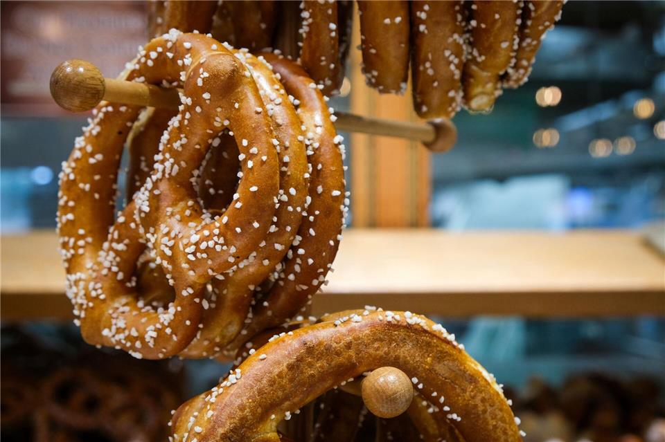 Brezeln mitten in Nordamerika kaufen: An der Stadtgrenze Torontos fertigt eine Bäckerei mit deutschen Wurzeln heimische Produkte.Christoph Jänsch/dpa-tmn