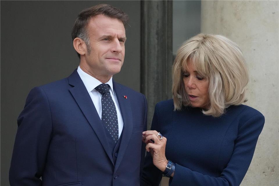Brigitte ist eine der engsten Vertrauten ihres Mannes, Emmanuel Macron. (Archivbild)Michel Euler/AP/dpa