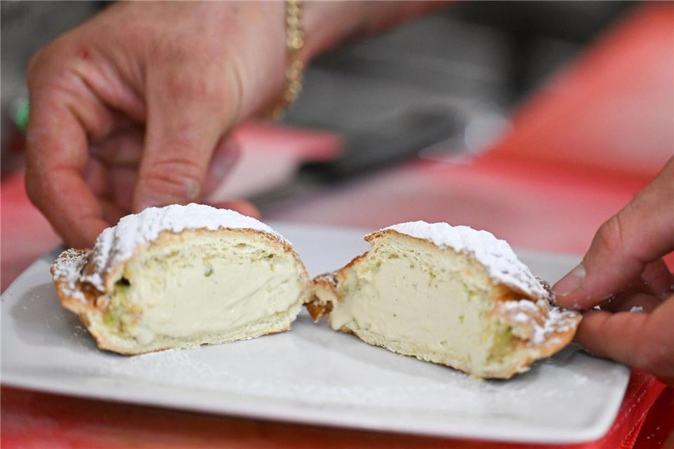Brioche aus Italien sollen an Maultaschen erinnern.Bernd Weißbrod/dpa