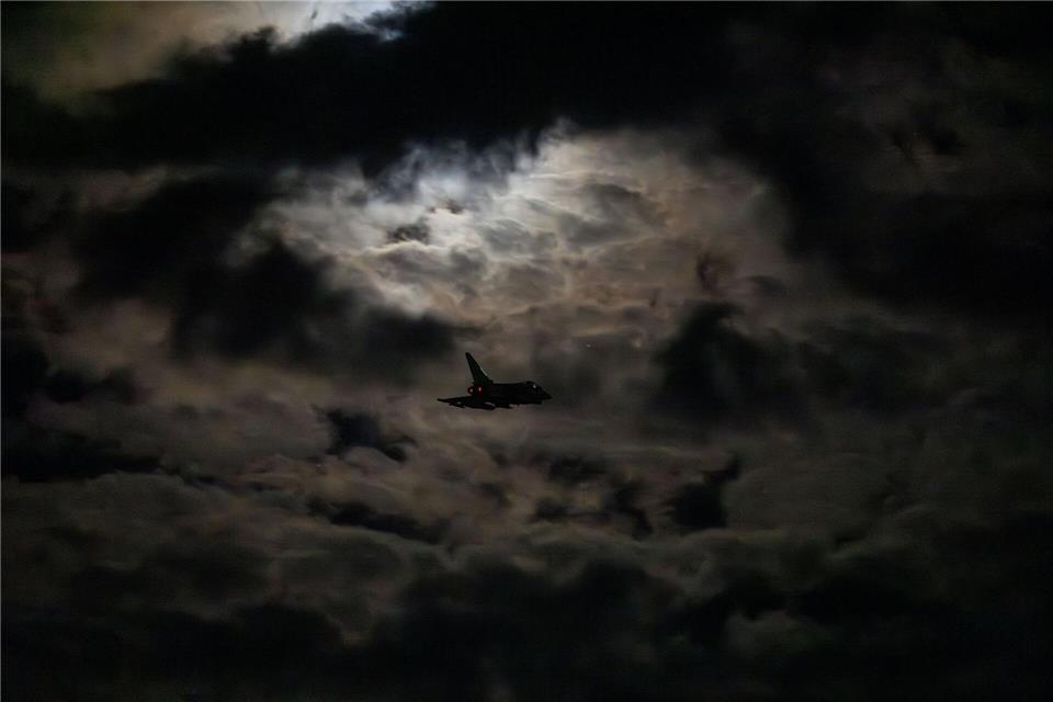 Briten und Franzosen haben eine unterirdische Anlage der Miliz in Syrien angegriffen. (Handout)Sgt Lee Goddard/Ministry of Defence/PA/dpa