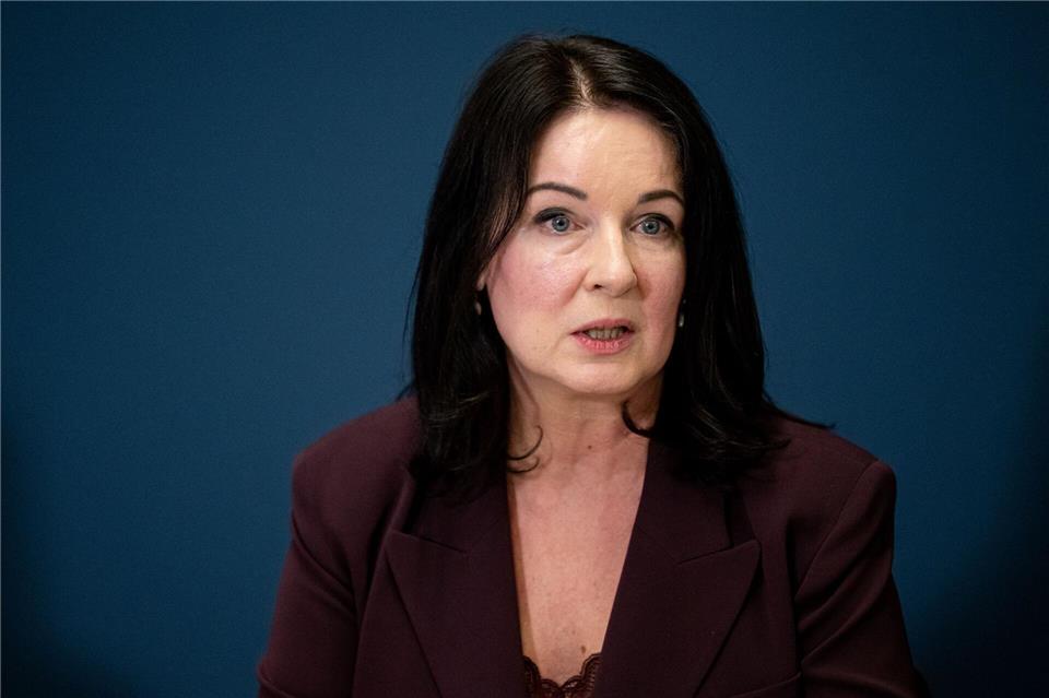 Britta Müller setzt sich für die Krankschreibung am Telefon ein. (Archivbild)Fabian Sommer/dpa