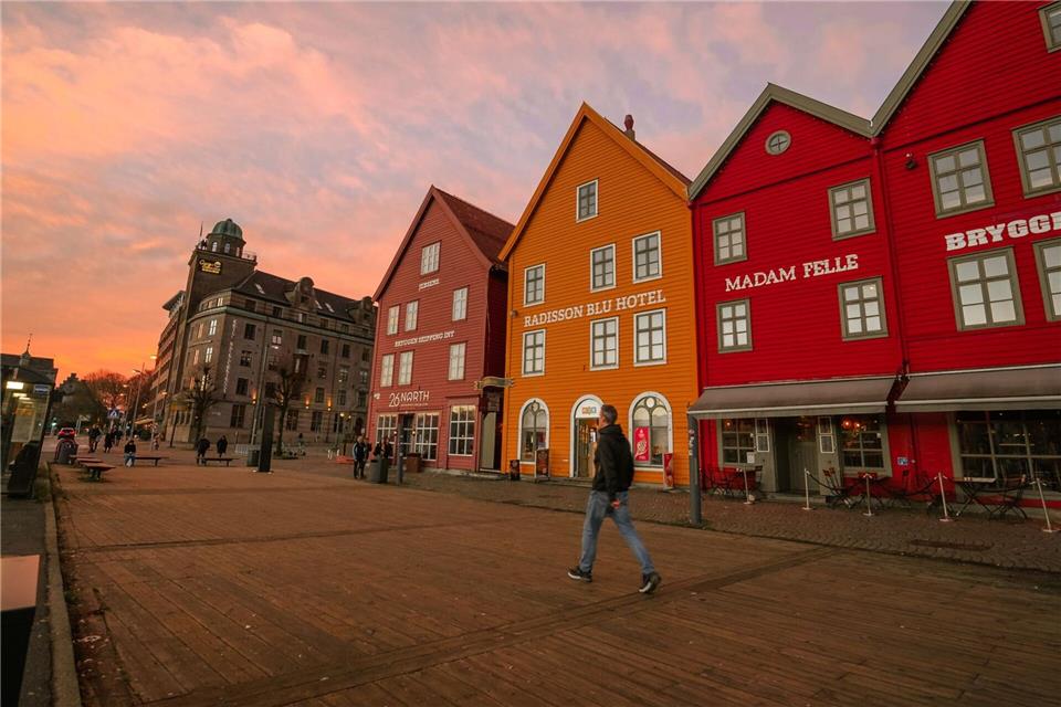 Bryggen ist das historische Hafenviertel Bergens.Espen Bakketun/Visit Bergen/visitbergen.com/dpa-tmn