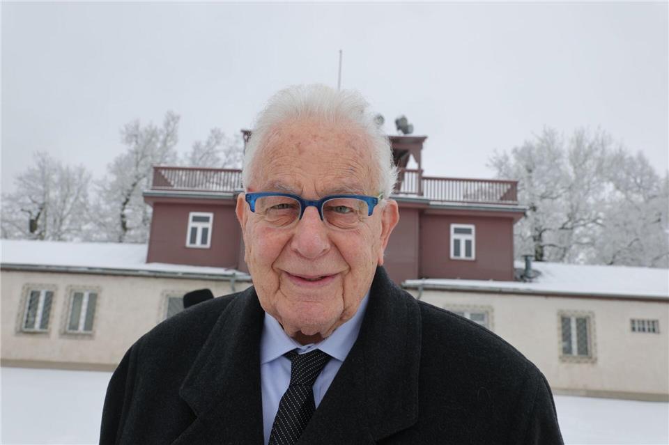Buchenwald-Überlebender kam aus Israel nach Thüringen angereist, um an Gedenkveranstaltungen teilzunehmen. Bodo Schackow/dpa